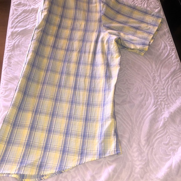 5/$25 ROUNDTREE&YOURKE PLAID BUTTON UP SHIRT - Picture 3 of 3